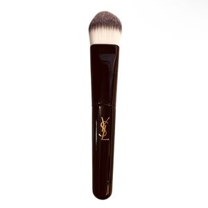 YSL Mini Foundation Brush – Travel Size ✨